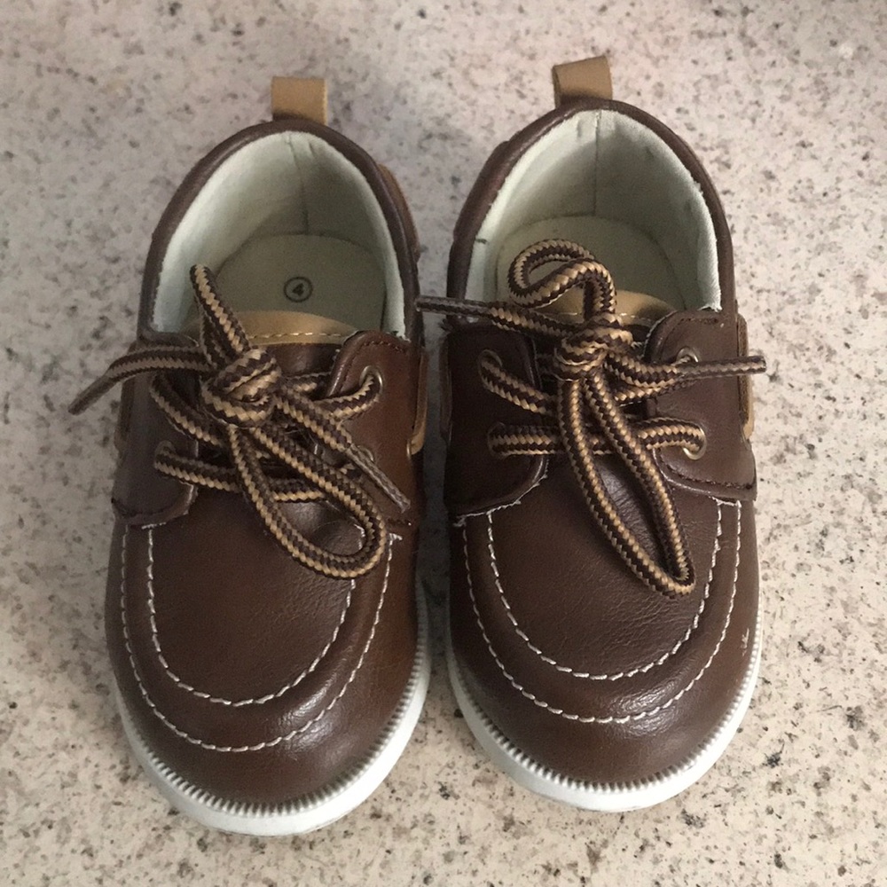 Boys size 4 dress shoes